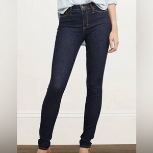 Abercrombie & Fitch Super Skinny Jean. Signature Collection. Size 29